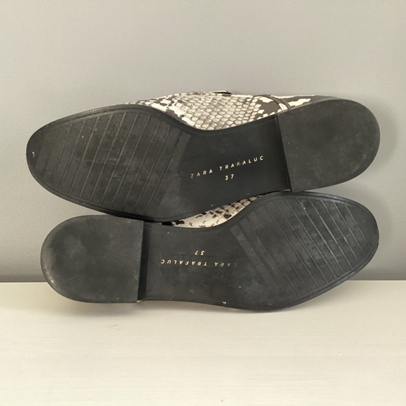 Zara Faux Snakeskin pattern black and white brogue Loafers women’s size 37 (6.5) - Picture 5 of 6